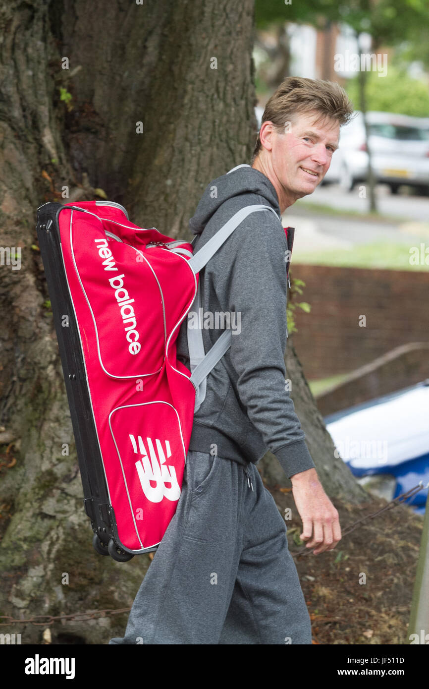 London, UK. 29. Juni 2017. Peter Fleming war 5 Mal Wimbledon-Doppel-Champion mit John McEnroe, kommt bei der AELTC für die Praxis mit ein paar Tage bis zum Beginn des 2017 Wimbledon Tennis Championships Credit: Amer Ghazzal/Alamy Live-Nachrichten Stockfoto