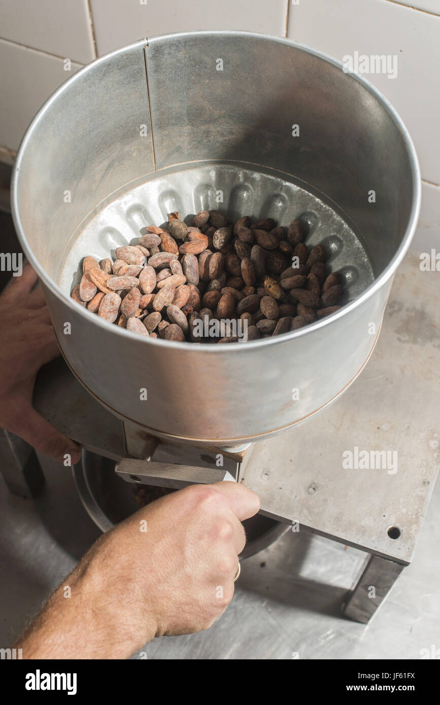 Maschine zum Schleifen von Kakao. Stockfoto