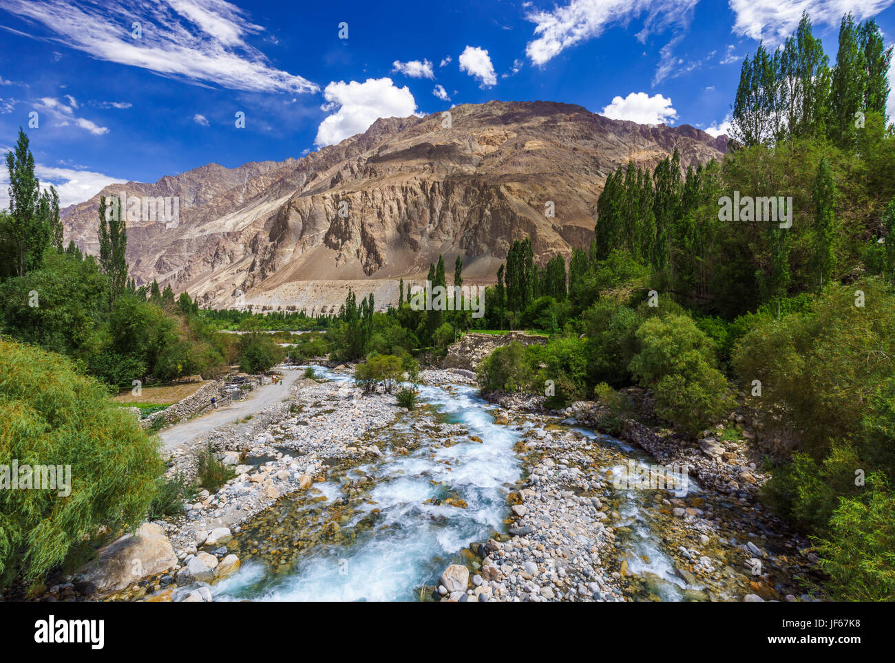 Fluss in Turtuk Dorf, Diskit, Jammu und Kaschmir, Indien Stockfoto