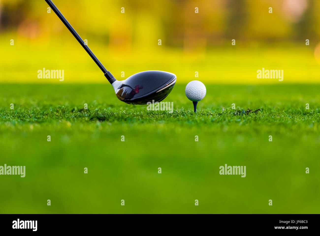 Golf Spieler ziehen mit dem Antrieb Stockfoto