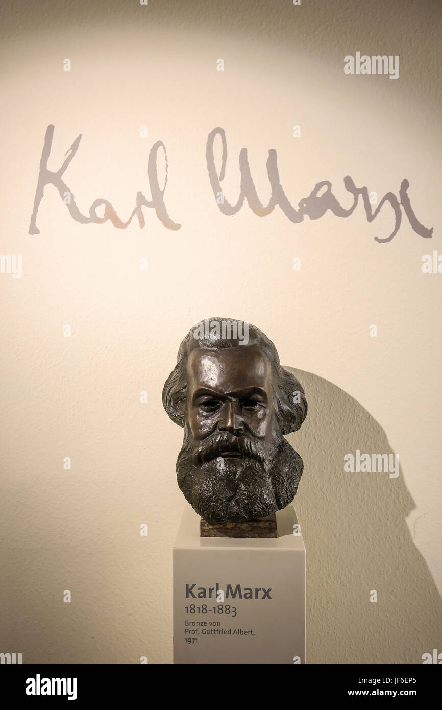 Büste von Karl Marx in der Karl-Marx-Haus, Geburtsort von Karl Marx, Trier, Rheinland-Pfalz, Deutschland, Europa, BŸste von Karl Marx Im Karl-Marx-Haus, Stockfoto