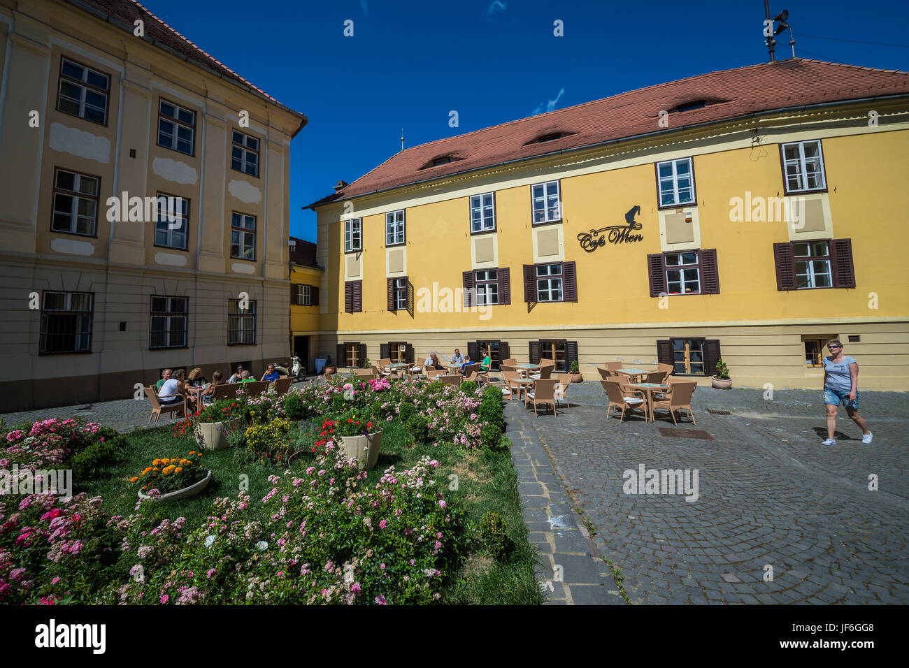 Bezirk Konsistorium der evangelischen Kirche und Cafe Wien auf einem Albert Huet Platz im historischen Zentrum von Sibiu Stadt der Region Transsilvanien, Rumänien Stockfoto