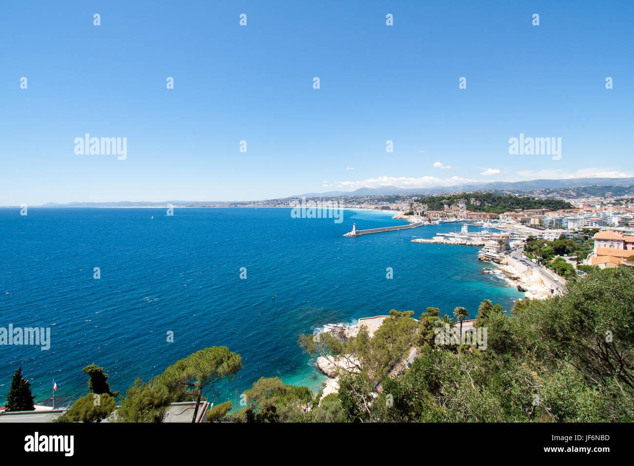 Mittelmeer in der Nähe der Stadt Nizza, Frankreich Stockfoto