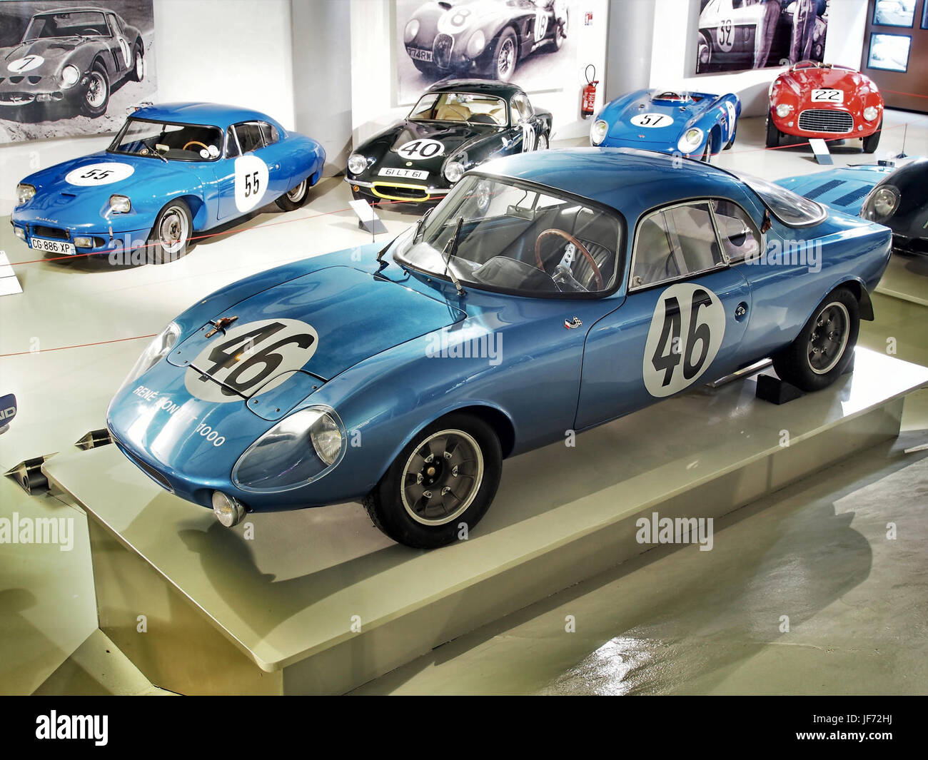 Der René Bonnet Djet 1962, auch Renault Gordini genannt, ist ein französischer Sportwagen mit 4-Zylinder-Motor, 996 ccm Hubraum und 90 PS. Mit einer Höchstgeschwindigkeit von 210 km/h wurde er in den 1960er Jahren zu einem bemerkenswerten Modell für Autofahrer Stockfoto