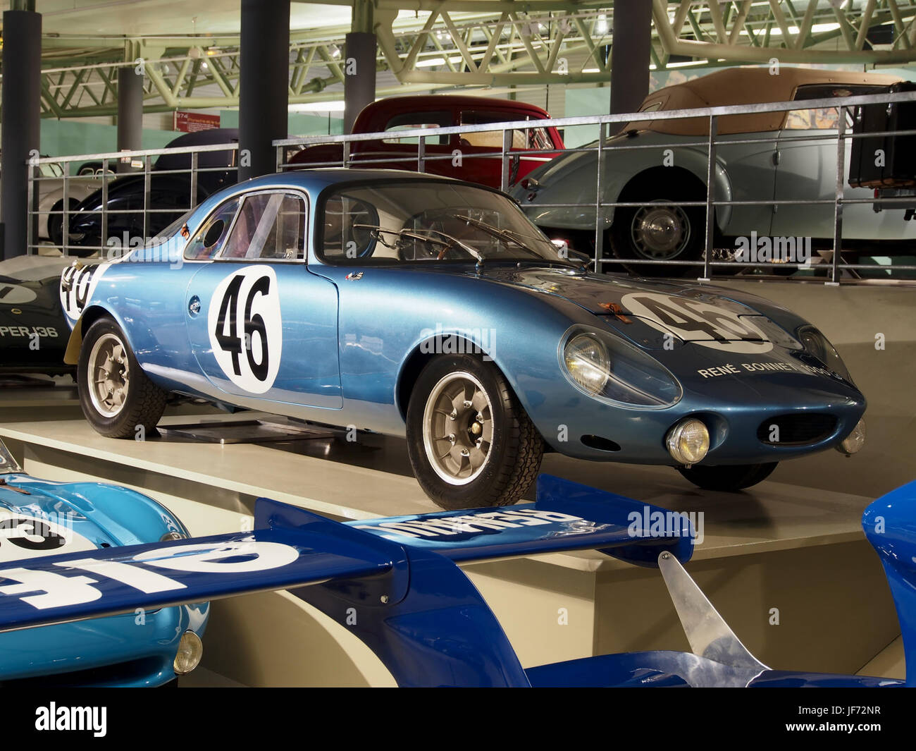 Der René Bonnet Djet 1962 mit Renault Gordini-Motor hat einen 4-Zylinder-996-ccm-Motor mit 90 PS und einer Geschwindigkeit von 210 km/h. Dieser französische Sportwagen ist bekannt für sein schlankes Design und seine Leistung. Stockfoto