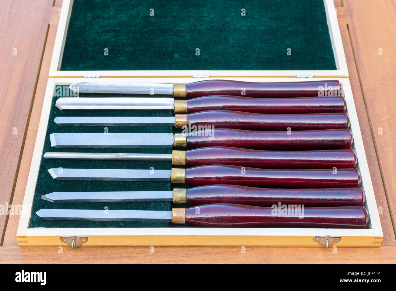 Set aus Holz drehen Meißel in Holzkiste Stockfoto