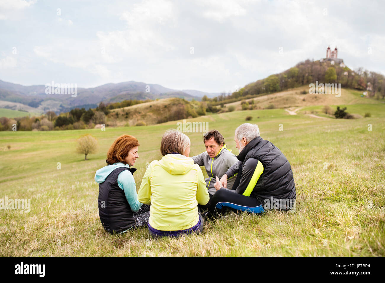 Gruppe von senior Läufer Natur, Ruhe und sprechen. Stockfoto