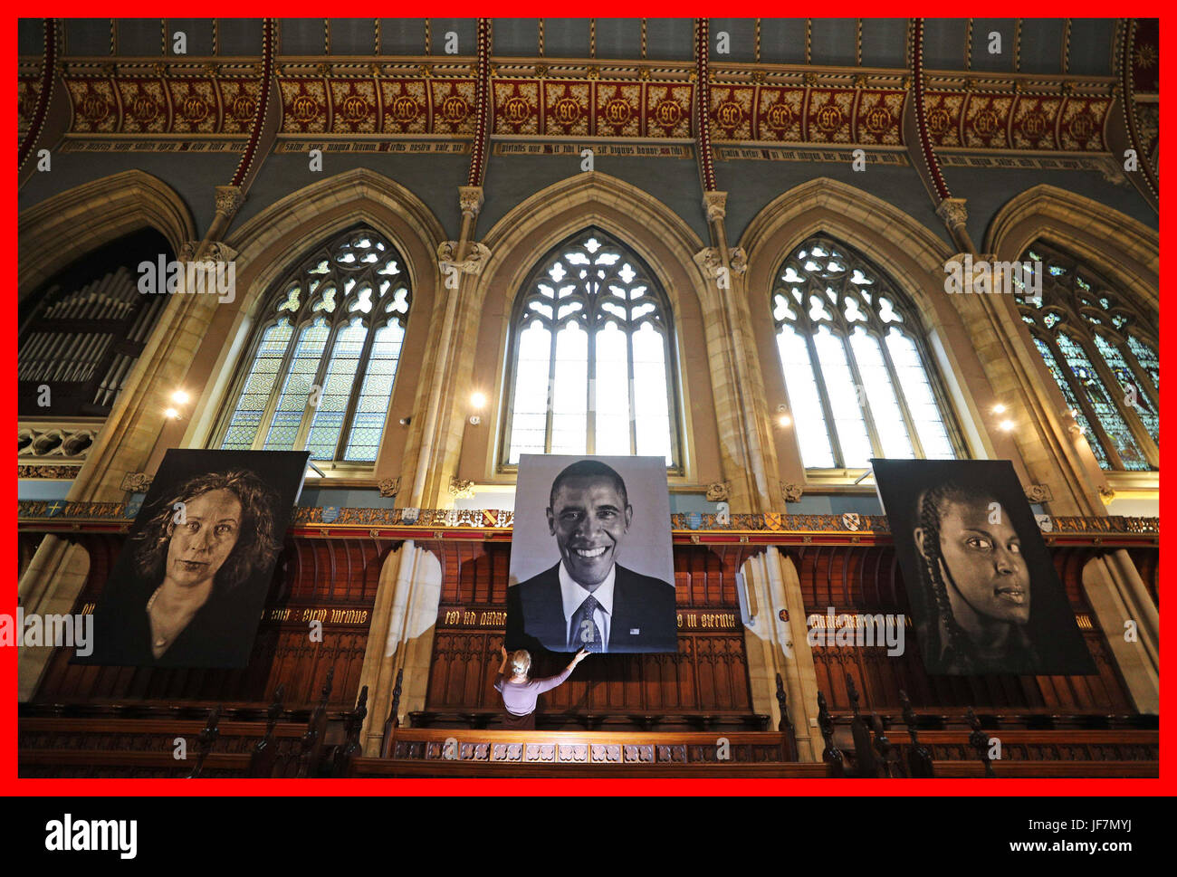 PABest Finale Anpassungen werden auf die erste Kunstausstellung in St. Cuthbert Kapelle am Ushaw in Durham, sechs zwei Meter hohe Wandteppich Porträts von hyper-realistischen Amerikaners Chuck Close kuratiert werden. Stockfoto