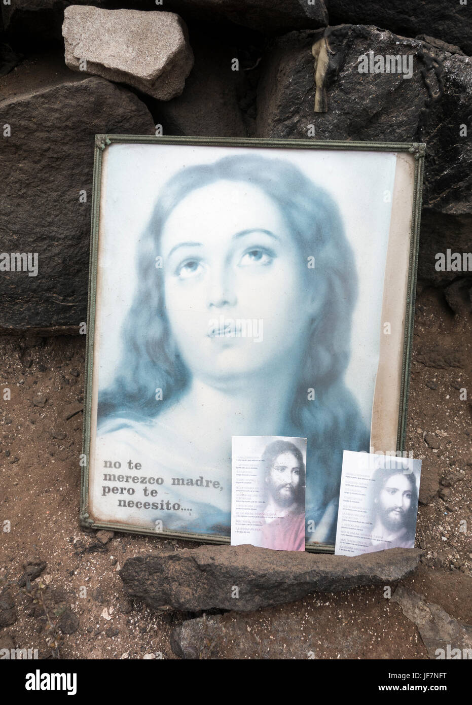 Küsten-Schrein voller religiöse Bilder in Spanien. Stockfoto