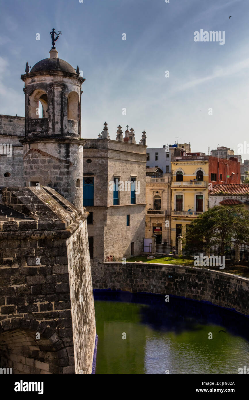 Der Wassergraben um das Castillo De La Real Fuerza in HABANA VIEJA - Havanna Kuba Stockfoto
