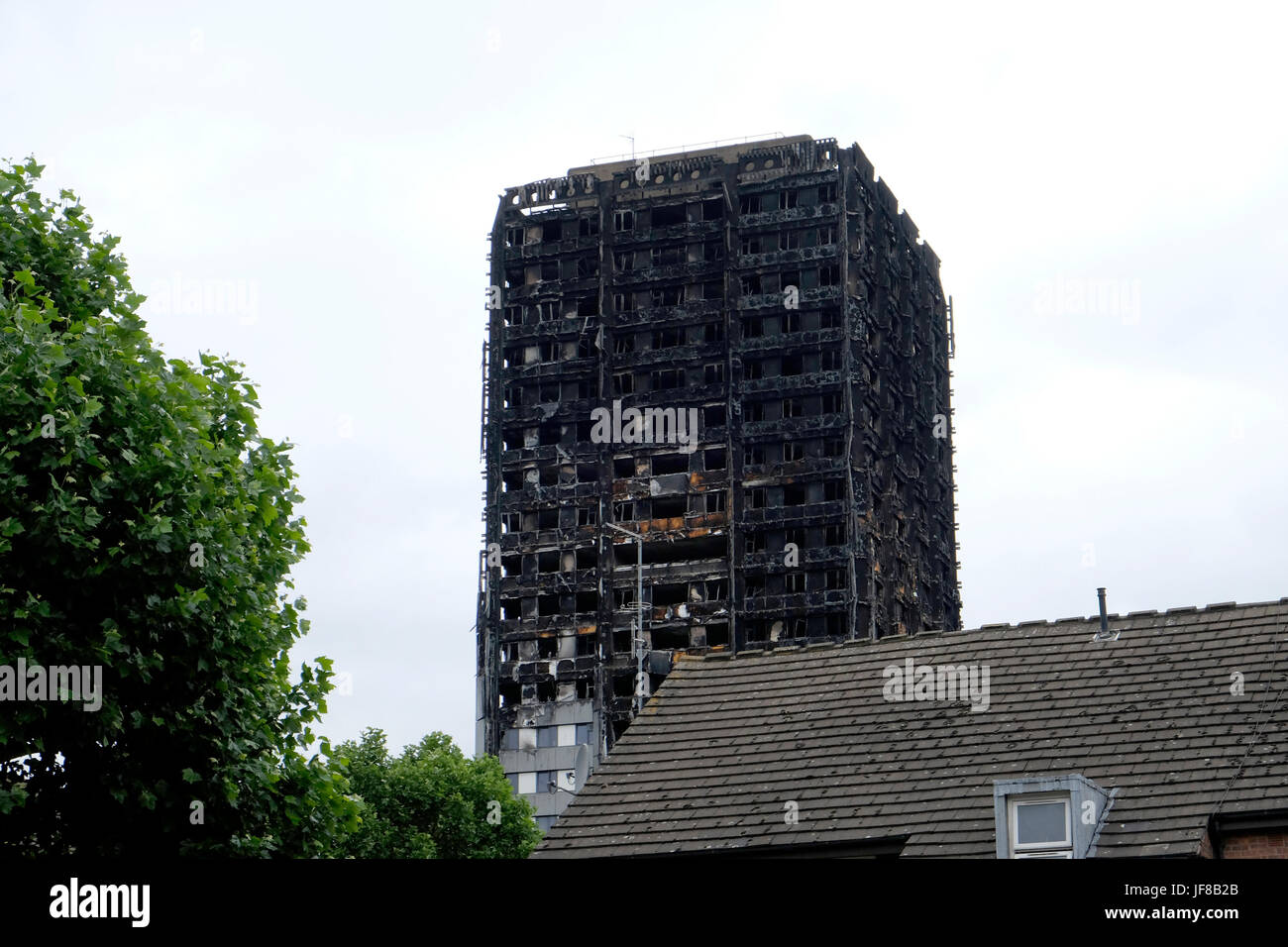 Eine Nahaufnahme von Grenfell Turm nach dem Brand Stockfoto