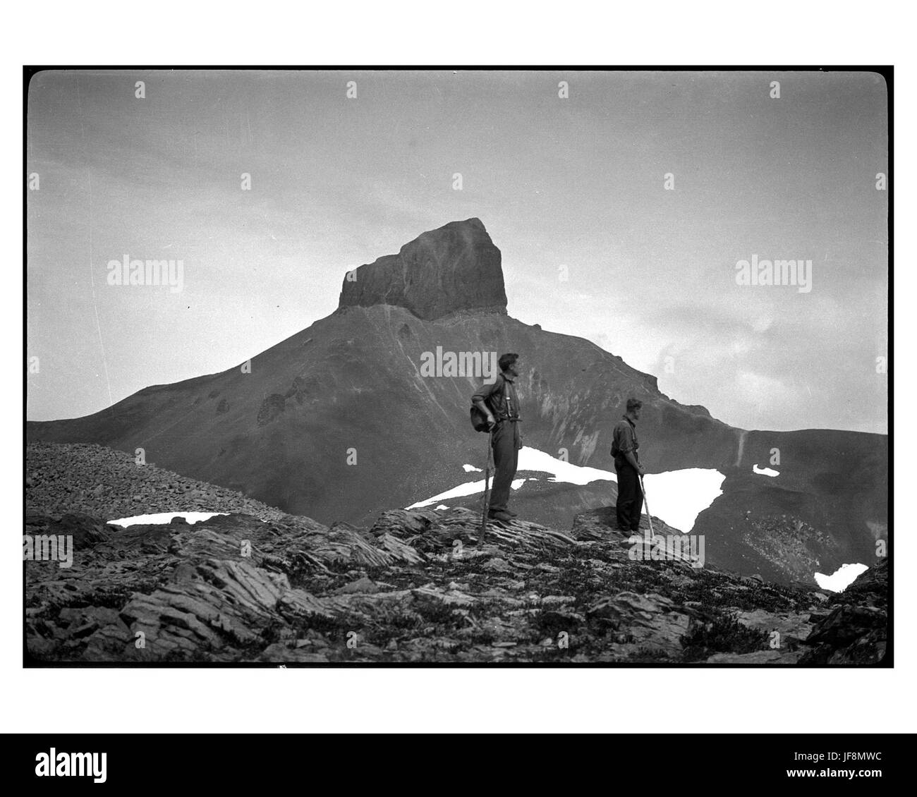 Ein Foto des Black Tusk Mountain, einem der markanten Gipfel in British Columbia, bekannt für seine unverwechselbare Form. Stockfoto