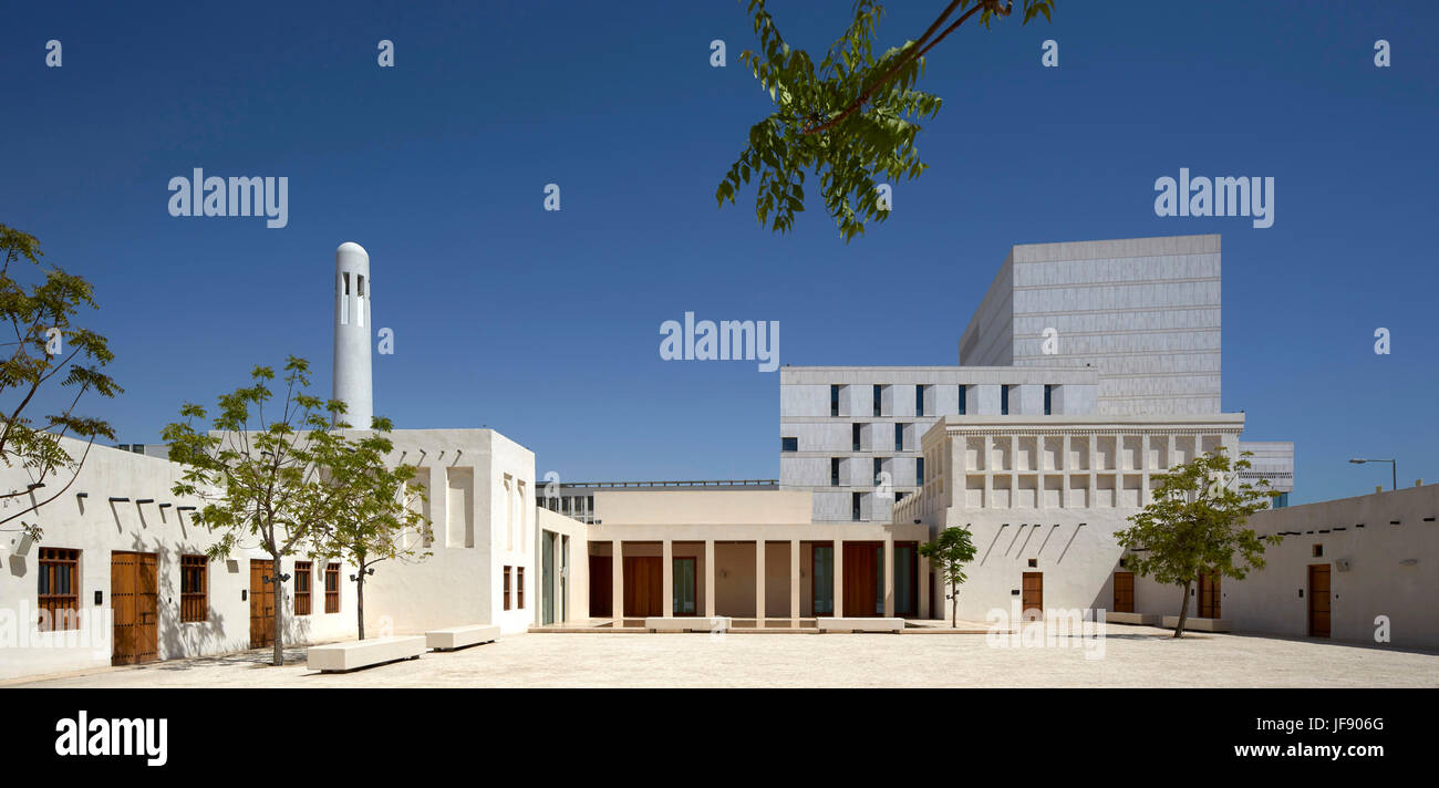 Ansichten im Innenhof. Mohammed Bin Jassim Haus, Doha, Katar. Architekt: John McAslan & Partner, 2017. Stockfoto