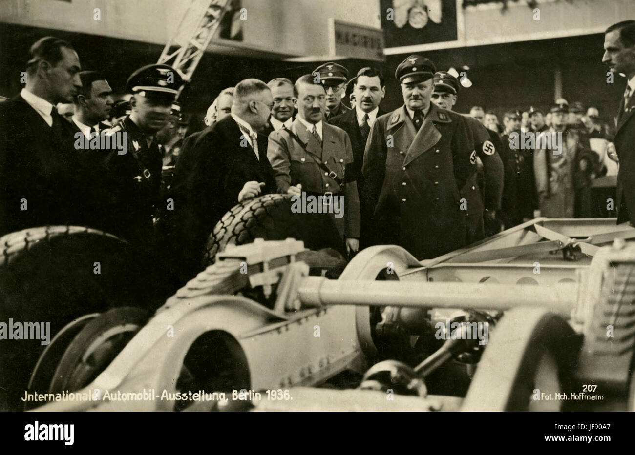 Adolf Hitler besucht eine internationale Ausstellung von Autos in Berlin, 1936 Stockfoto