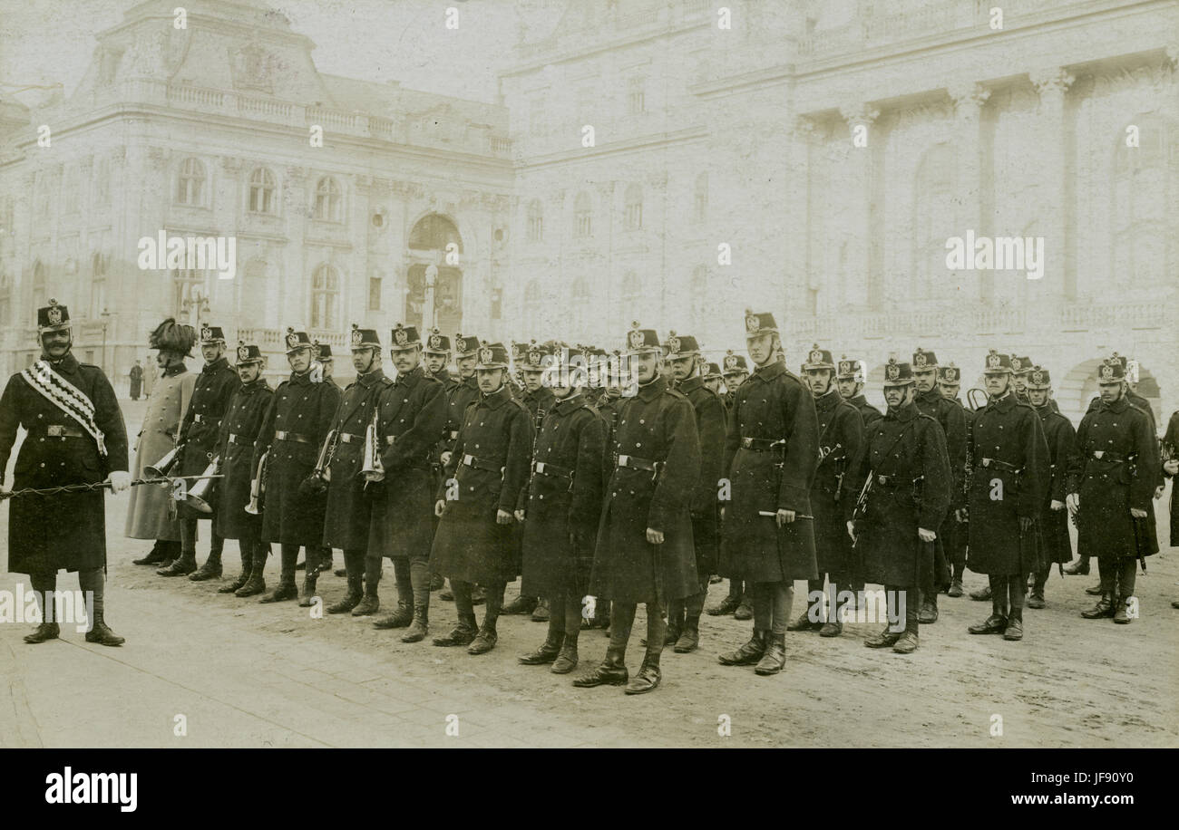 Ungarische Armee Regiment in das königliche Schloss, Budapest, Ungarn, 1912 Stockfoto