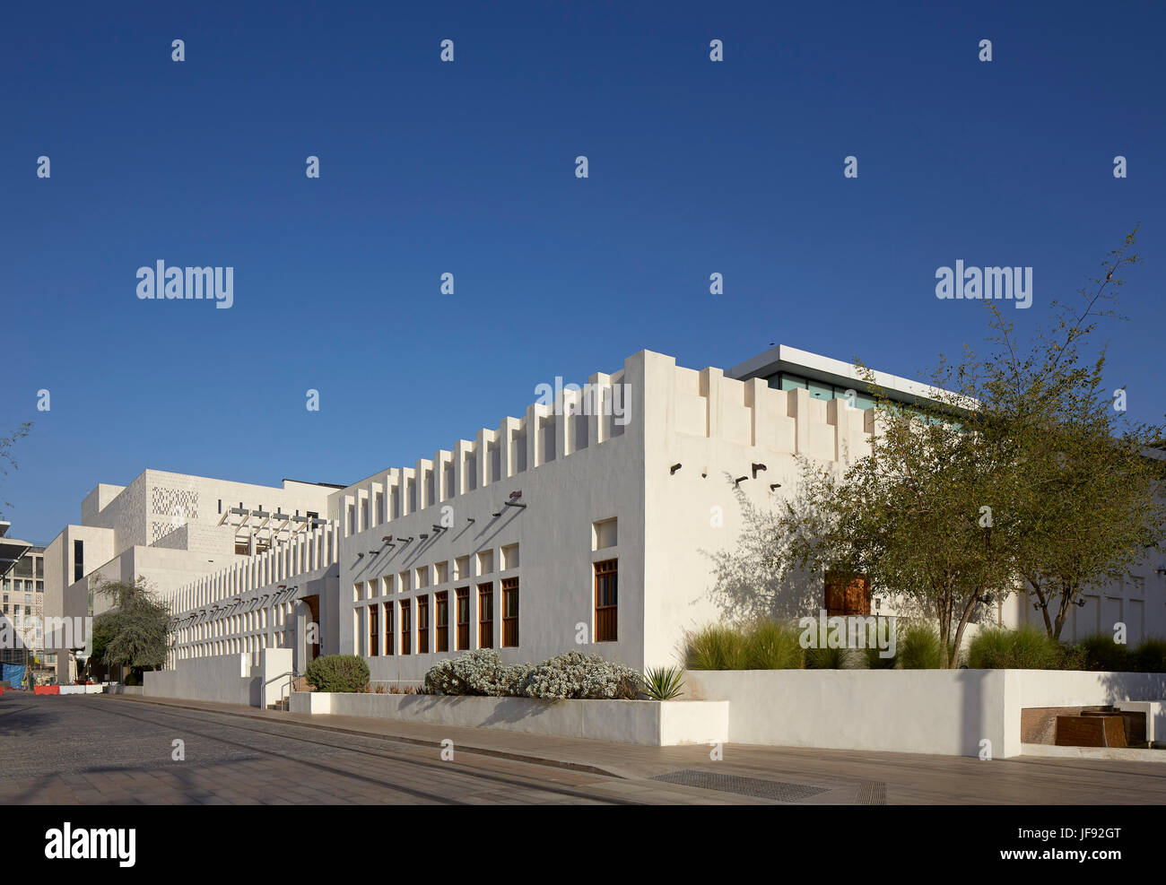 Gesamtansicht von Ecke. Bin Jelmood Haus, Doha, Katar. Architekt: John Macaslan und Partner, 2017. Stockfoto