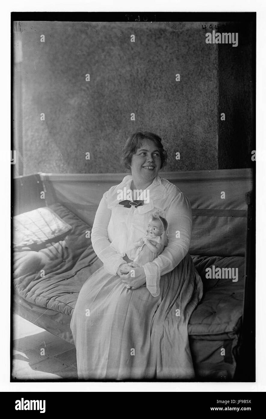 Ein historisches oder künstlerisches Foto, das sich auf die Person oder den Ort von „Holt“ bezieht und möglicherweise einen bedeutenden Moment oder eine Figur darstellt. Stockfoto