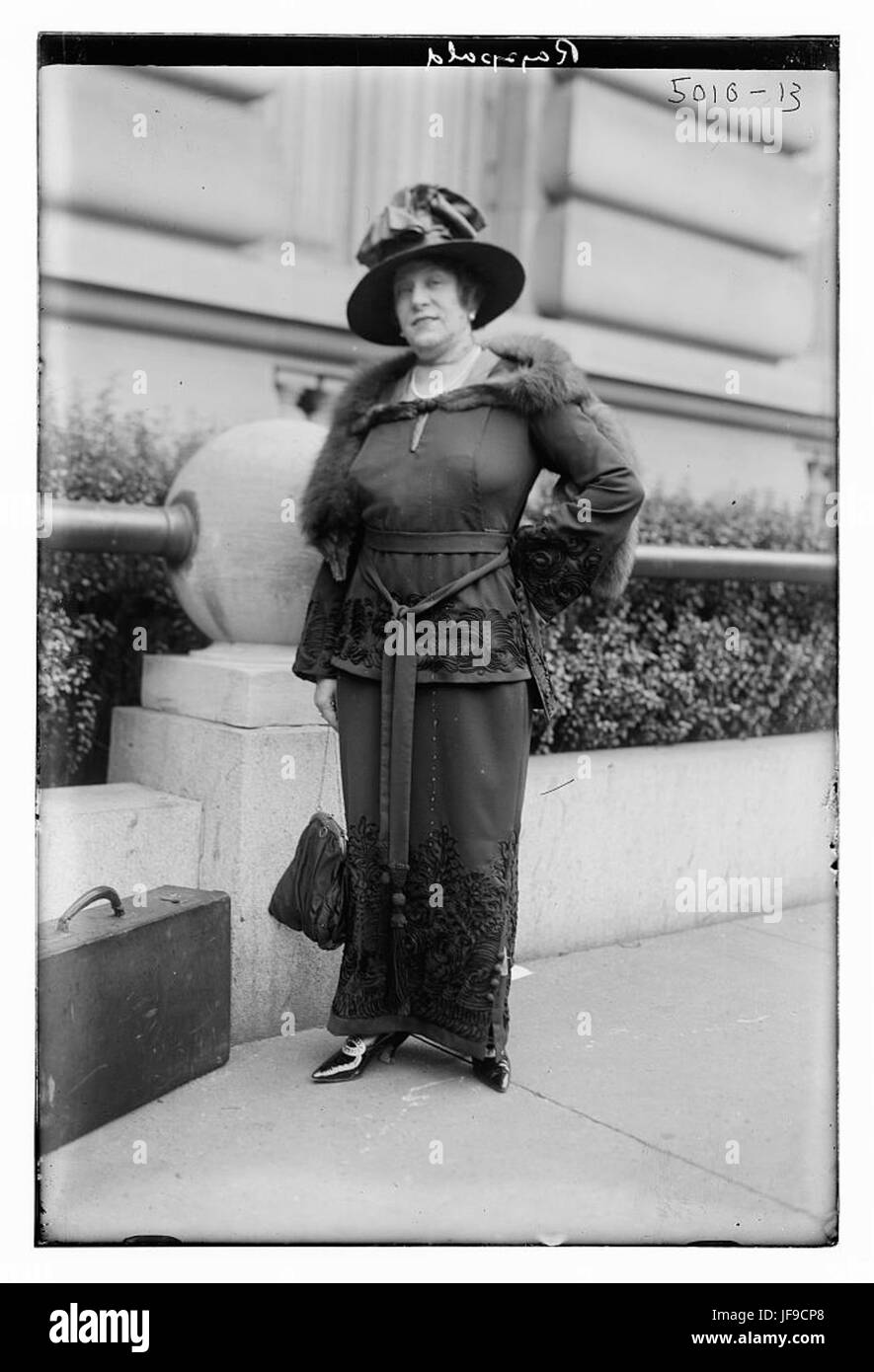 Ein historischer Moment, der in Rappald festgehalten wird und eine Szene oder Person aus einer vergangenen Zeit dokumentiert, die in diesem einzigartigen Archivbild aufbewahrt wird. Stockfoto