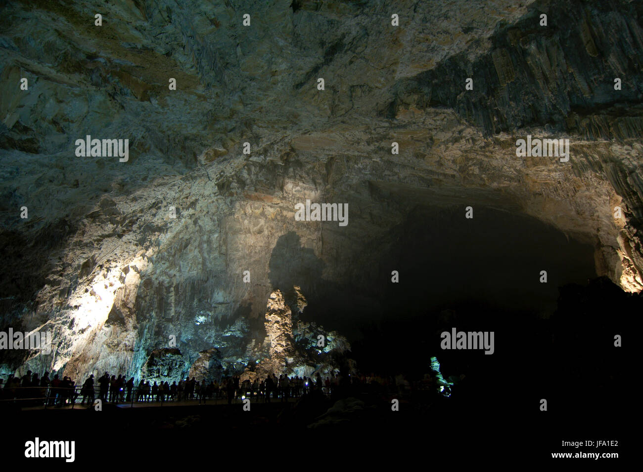 CACAHUAMILPA, Mexiko - 2010: Grutas de Cacahuamilpa (Cacahuamilpa Höhlen) ist eines der größten Höhlensysteme der Welt. Stockfoto