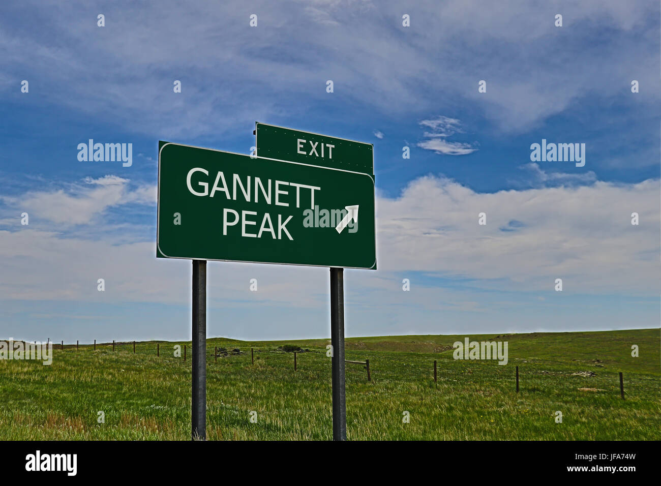 U.S. Highway Notausgangsschild für Gannett Peak Stockfoto