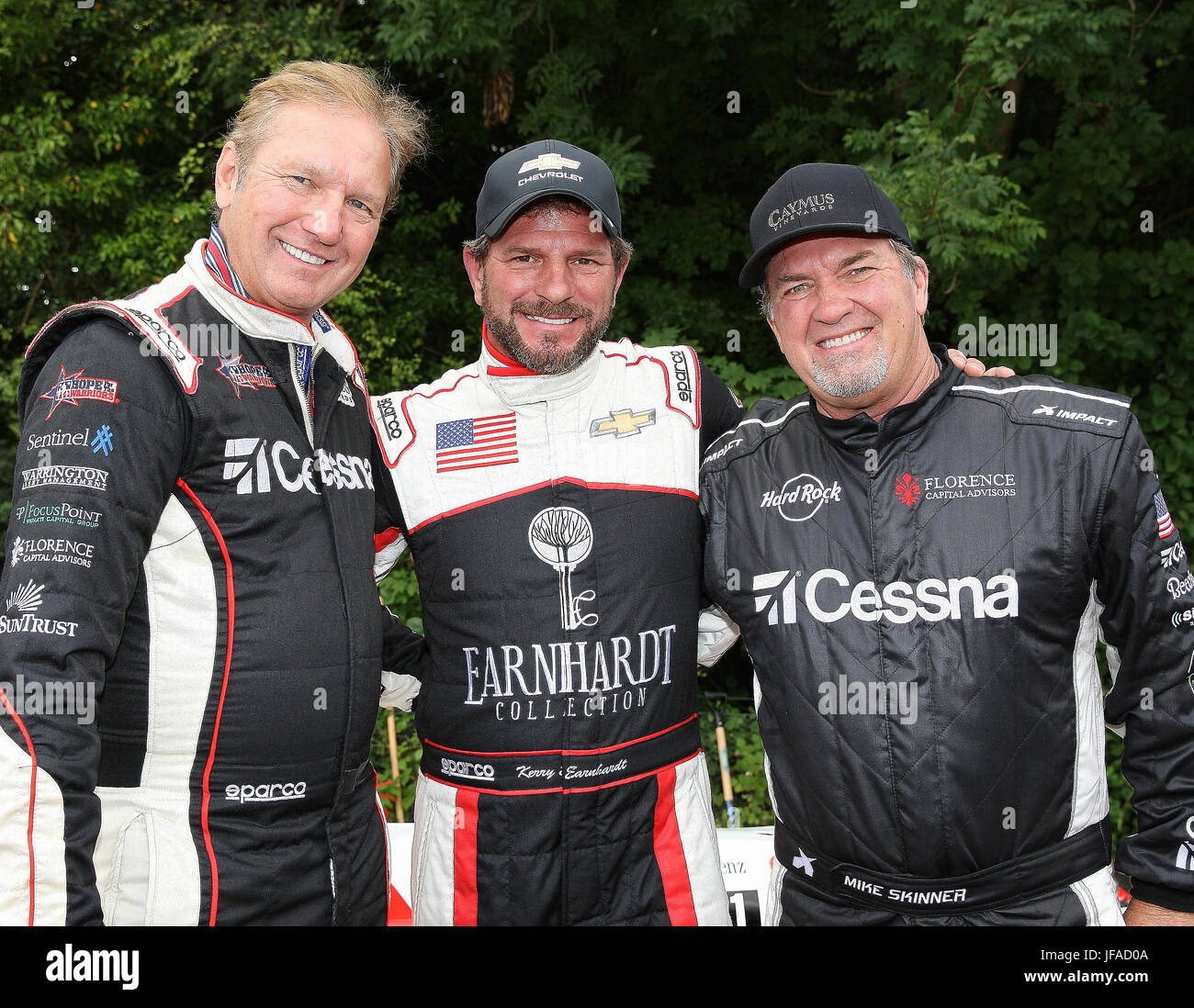 Goodwood, UK. 30. Juni 2017. NASCAR-Rennfahrer auf dem Goodwood Festival of Speed, Kerry Earnhardt, Mike Skinner Credit: Malcolm Greig/Alamy Live News Stockfoto