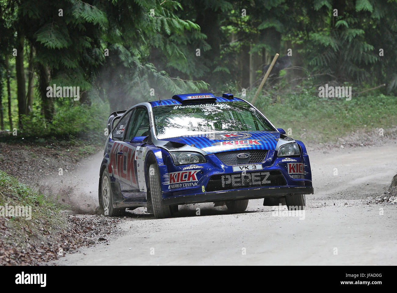 Goodwood, UK. 30. Juni 2017. Ford Focus WRC befasst sich die Forrest Rallye Bühne Credit: Malcolm Greig/Alamy Live News Stockfoto