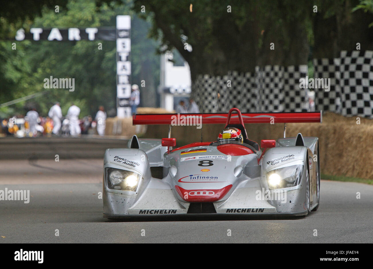 Goodwood, UK. 30. Juni 2017. Audi Le Mans Auto nähert sich die erste Ecke des Goodwood berühmte Bergrennen Credit: Malcolm Greig/Alamy Live News Stockfoto