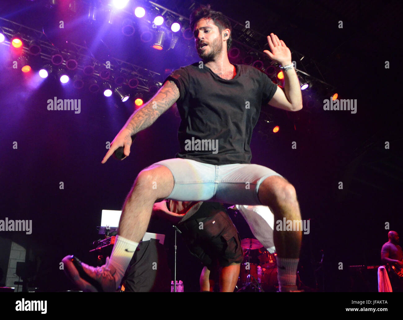 Milwaukee, Wisconsin, USA. 30. Juni 2017. Singer Songwriter Jon Bellion tritt bei Henry Maier Festival Park beim Sommerfest in Milwaukee, Wisconsin. Ricky Bassman/Cal Sport Media/Alamy Live-Nachrichten Stockfoto