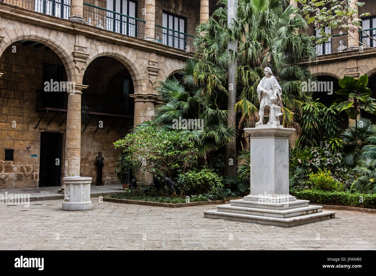 Statue von CHRISTOPHER COLUMBUS in den Innenhof des MUSEO DE LA Ciudad - Havanna, Kuba Stockfoto