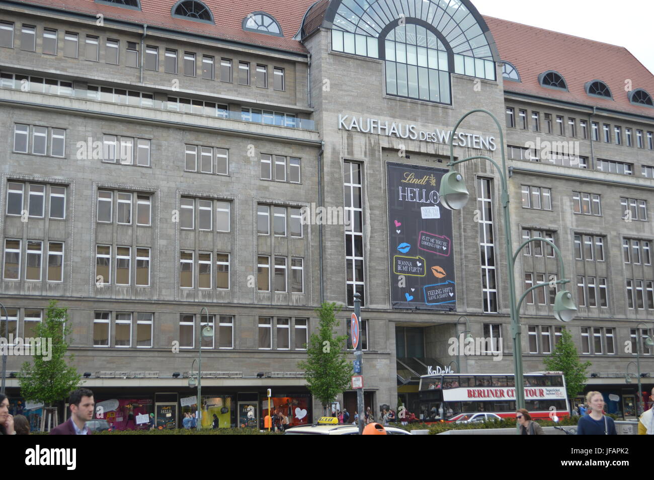 Kaufhaus des westens -Fotos und -Bildmaterial in hoher Auflösung – Alamy