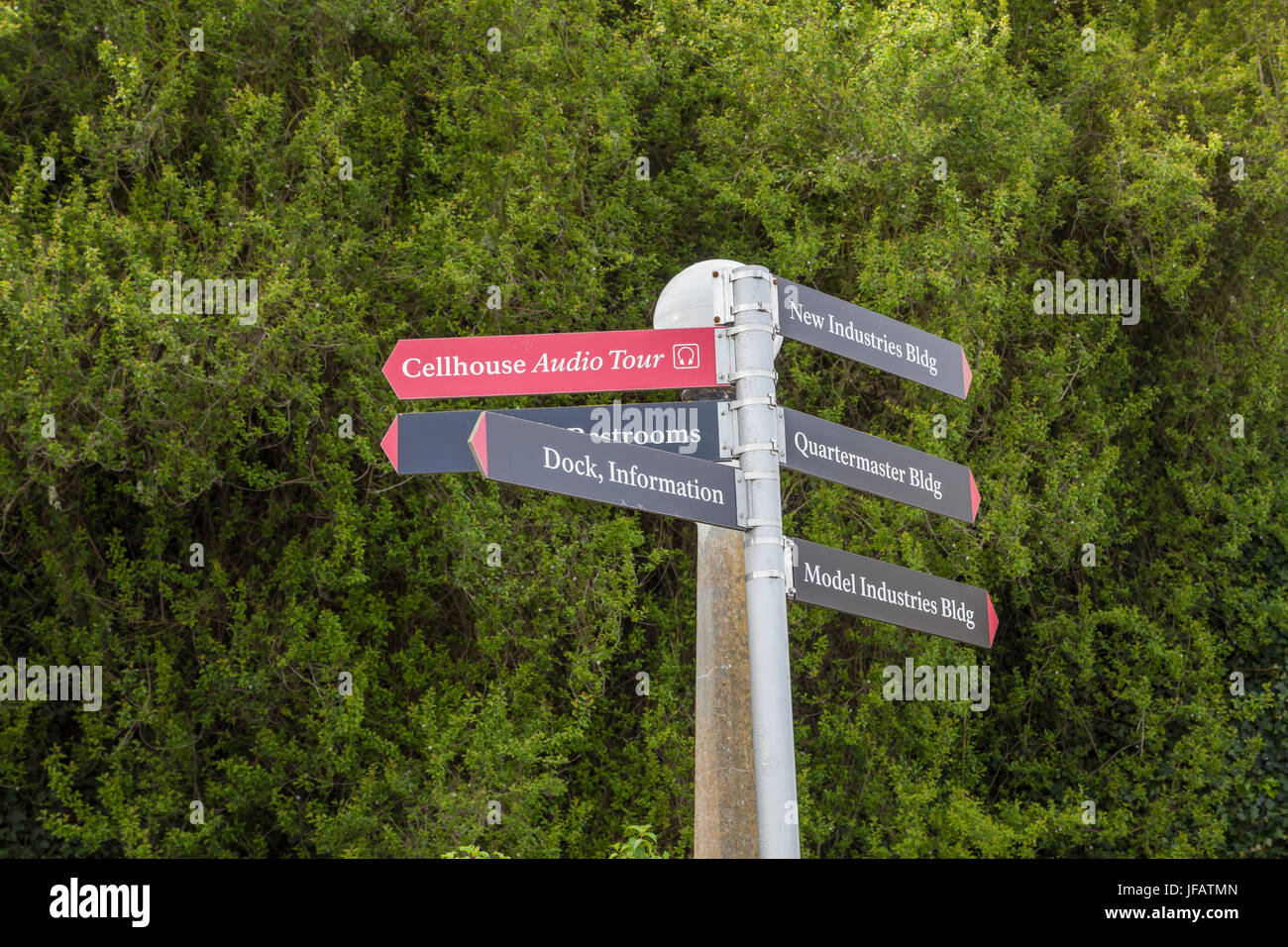 Tour-Zeichen in der Strafanstalt Alcatraz, San Francisco, Kalifornien, USA Stockfoto
