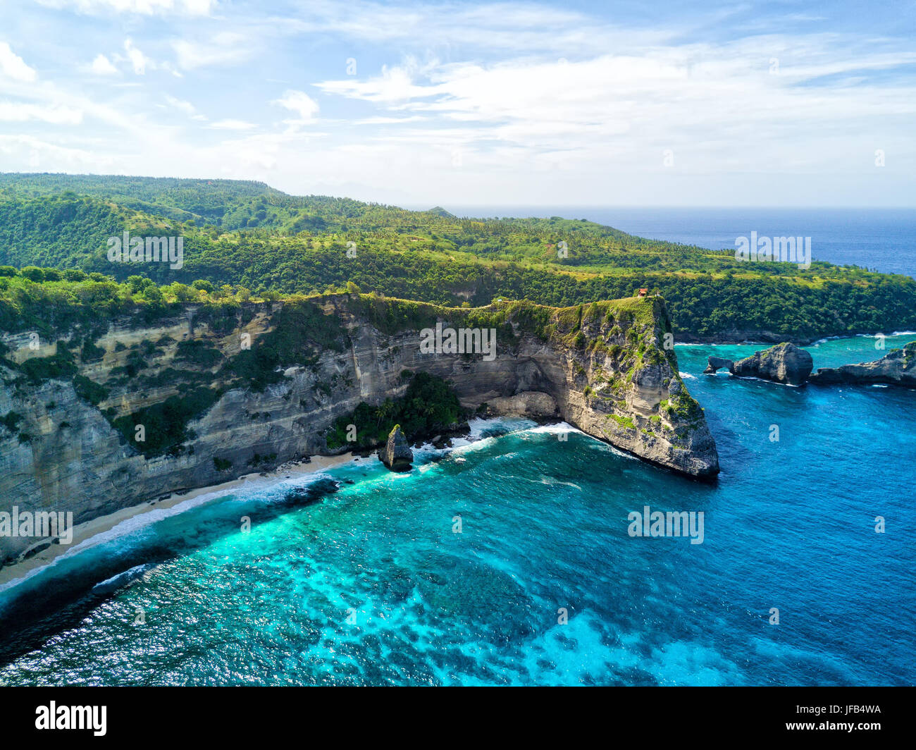 Luftaufnahme des Lebah Ampoak auf Nusa Penida, in der Nähe von Bali, Indonesien. Stockfoto