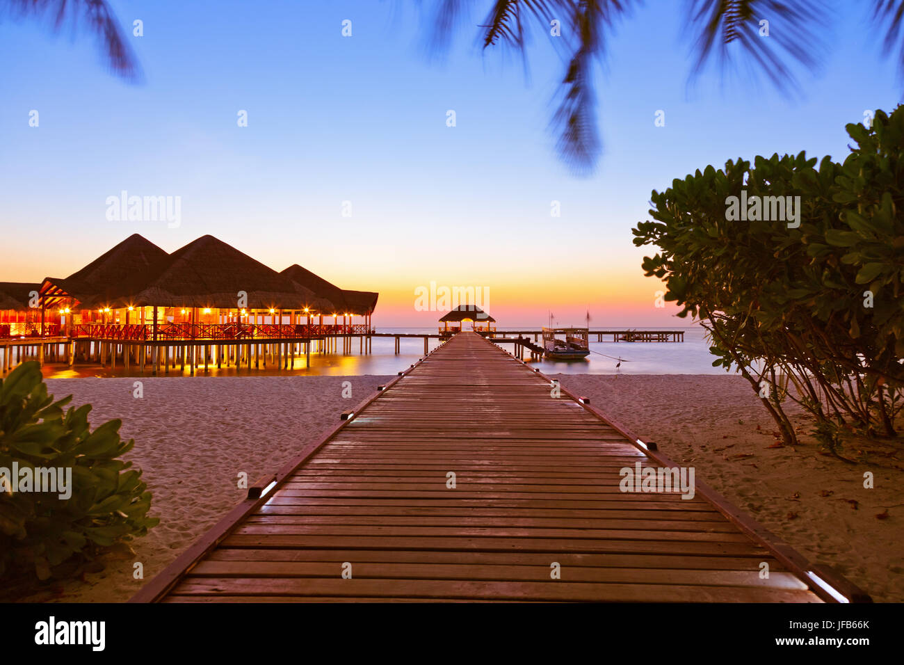 Wasser Cafe bei Sonnenuntergang - Malediven Stockfoto
