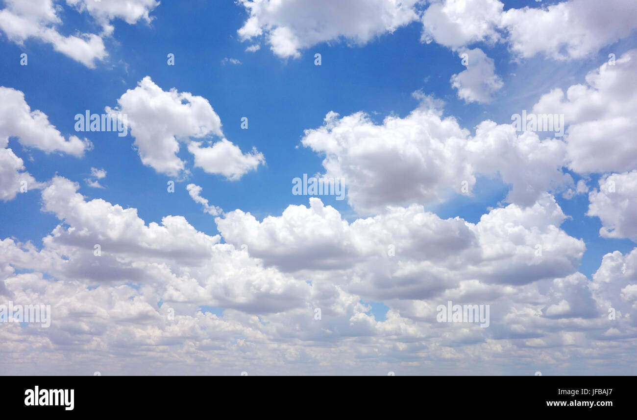 blauer Himmel Stockfoto
