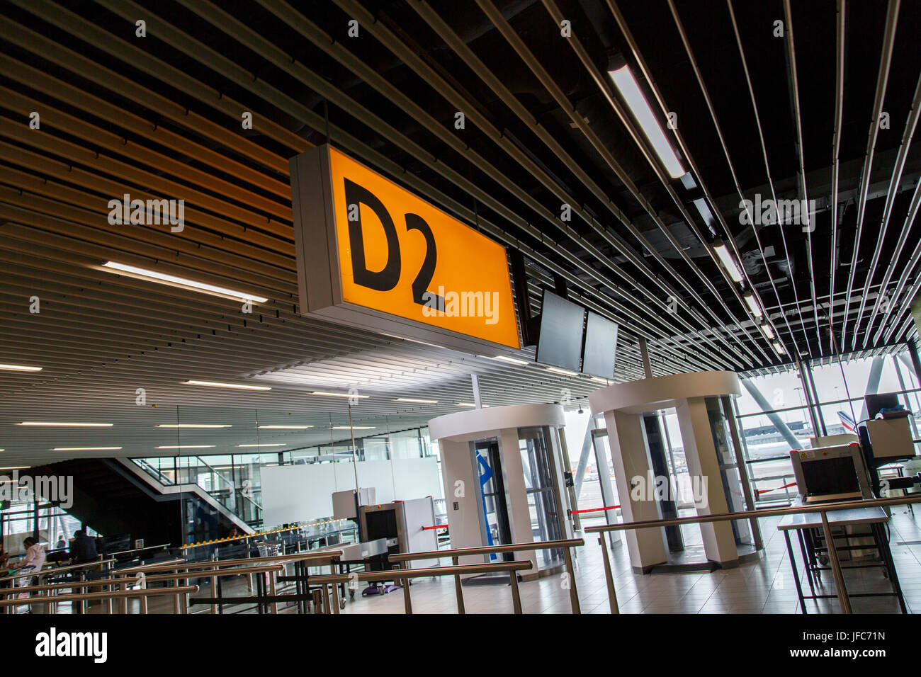 Tor Nummer am Flughafen Schiphol Stockfoto