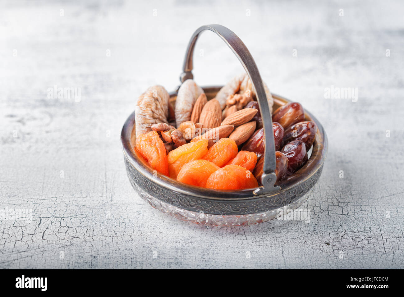 Mischung aus getrockneten Früchten und Nüssen Stockfoto