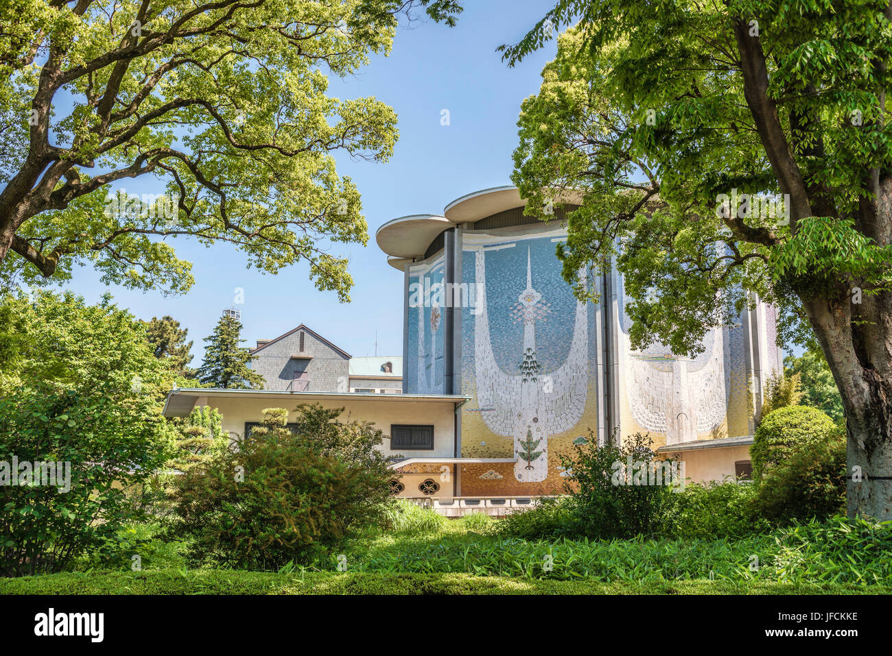 Tokagakudo-Konzerthalle im Zentrum des Ostgartens des Kaiserpalastes, Tokio, Japan Stockfoto