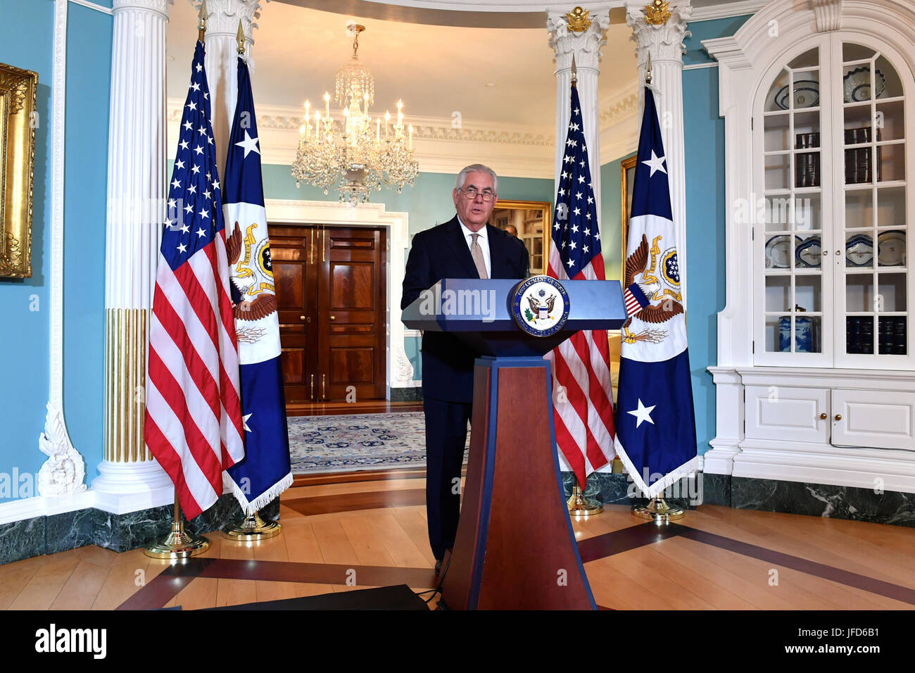 US Secretary Of State Rex Tillerson liefert eine Erklärung an die Presse auf das US-Außenministerium in Washington, D.C., am 9. Juni 2017. [/ ] Stockfoto