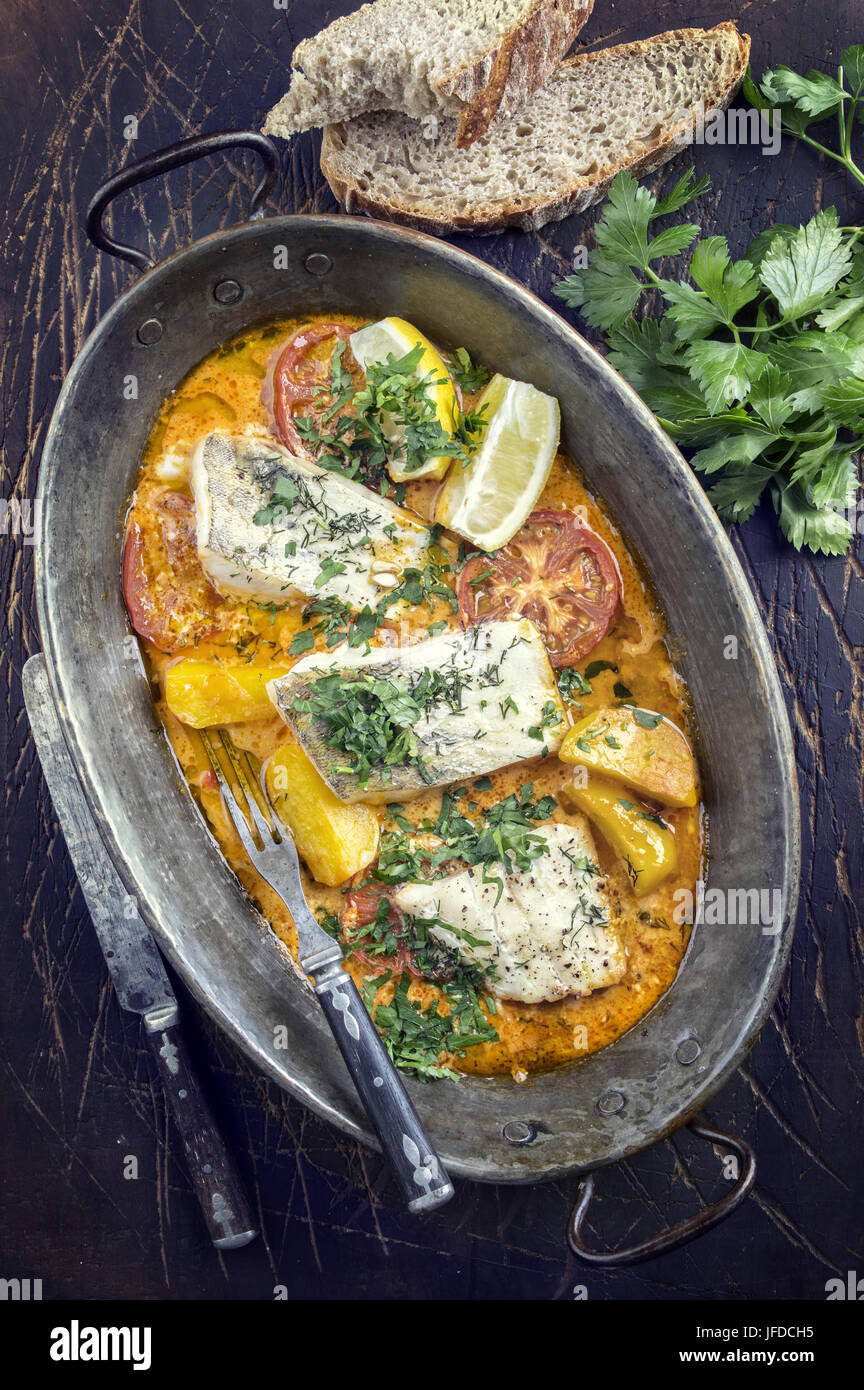 Bouillabaisse in Kupfer Pot Stockfoto