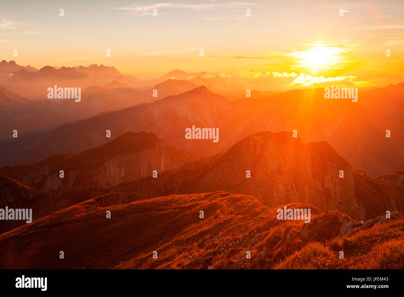 Sonnenuntergang im hochiss Fotos und Bildmaterial in hoher Auflösung