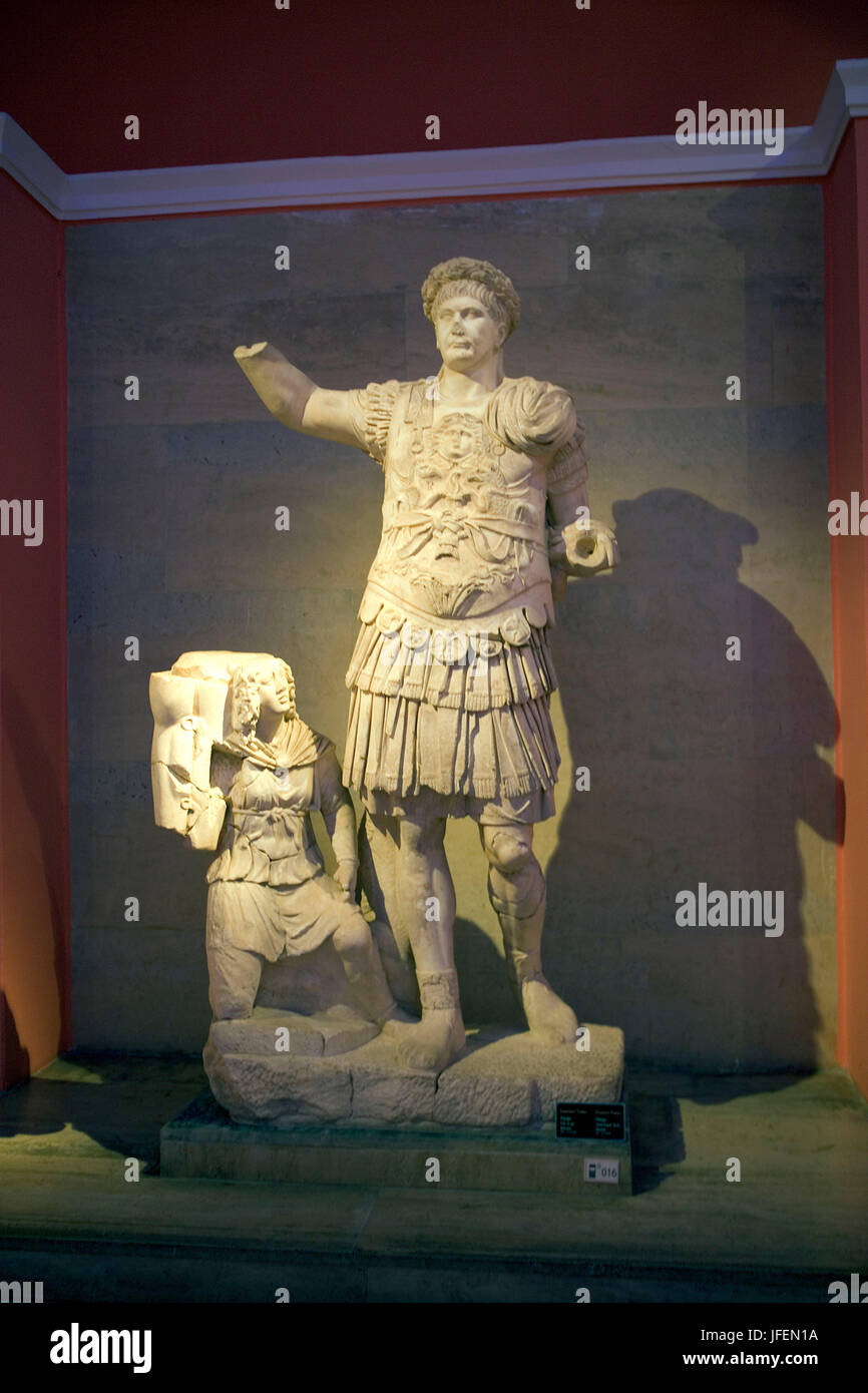 Antalya, Hauptstadt der Provinz gleichen Namens, Archäologisches Museum, Kaiser Trajan, von Perge zu finden Stockfoto