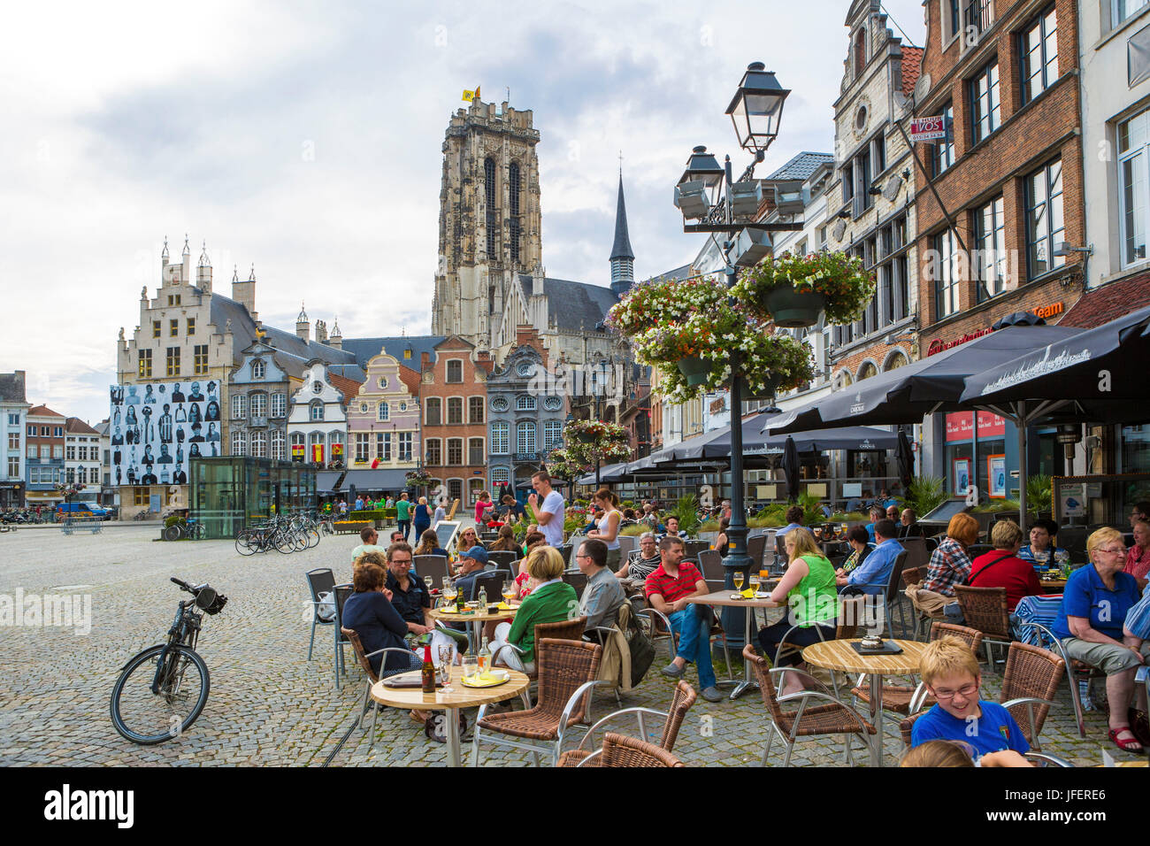 Belgien, Mechelen City, Marktplatz, Mechelen Kathedrale Stockfoto