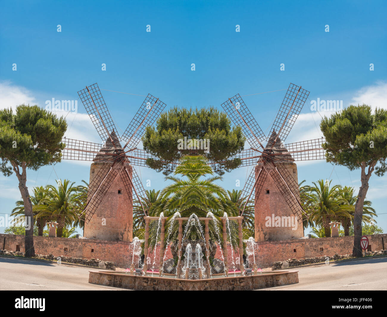 Fotomontage, zwei alte historische Windmühle Stockfoto
