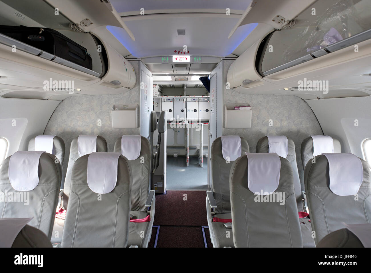 Reihen von leeren Sitze in einem Verkehrsflugzeug Stockfoto