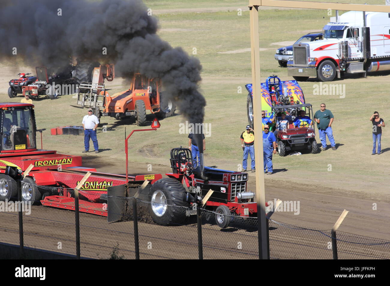 International Tractor Pulling einen Schlitten Stockfoto