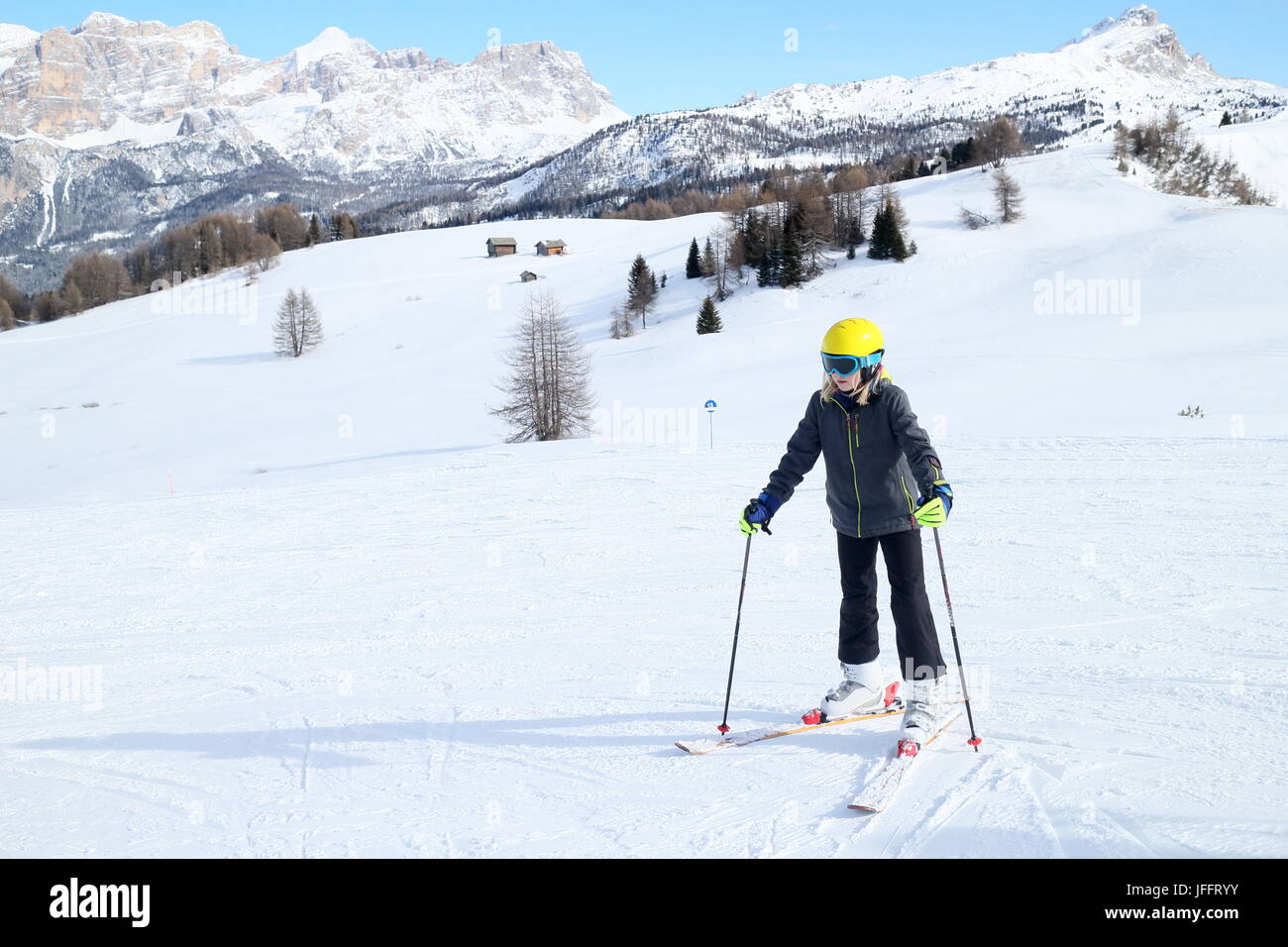 Skifahren Mädchen in Dolomit Stockfoto
