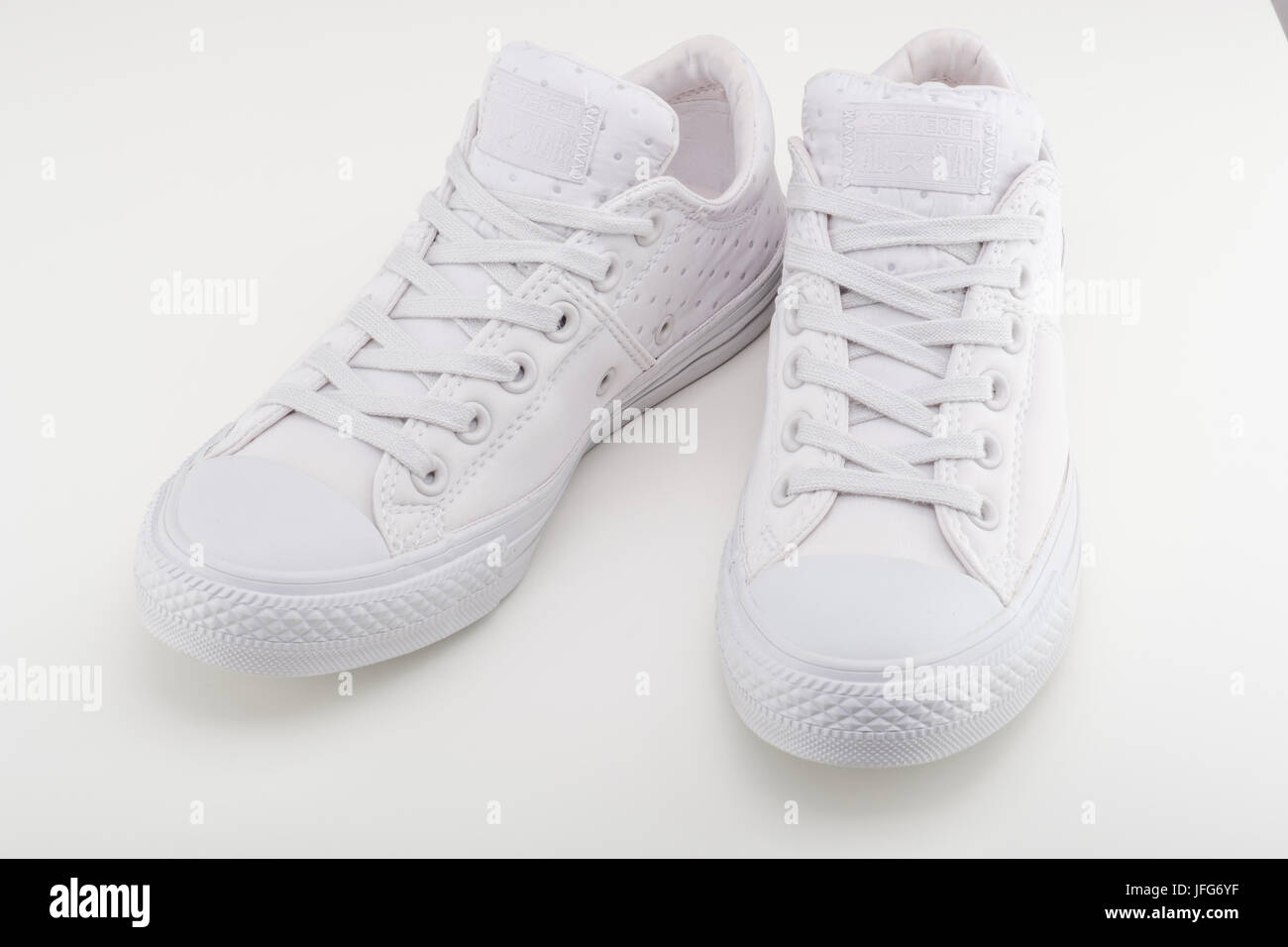 weisse converse
