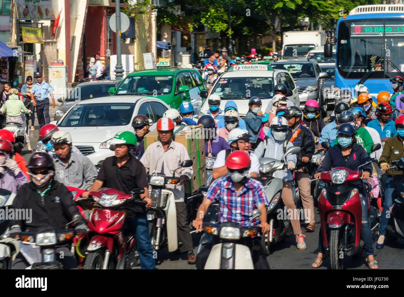 Tausende von Motorroller während der Rush Hour in Ho Chi Minh City, Vietnam, Asien Stockfoto