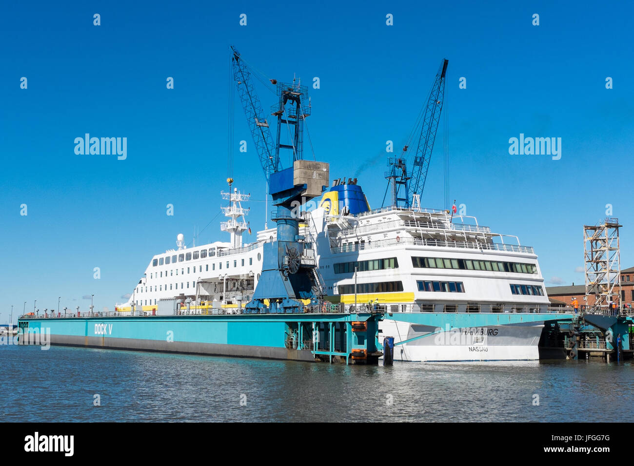 Kreuzfahrt Schiff Hamburg Stockfoto