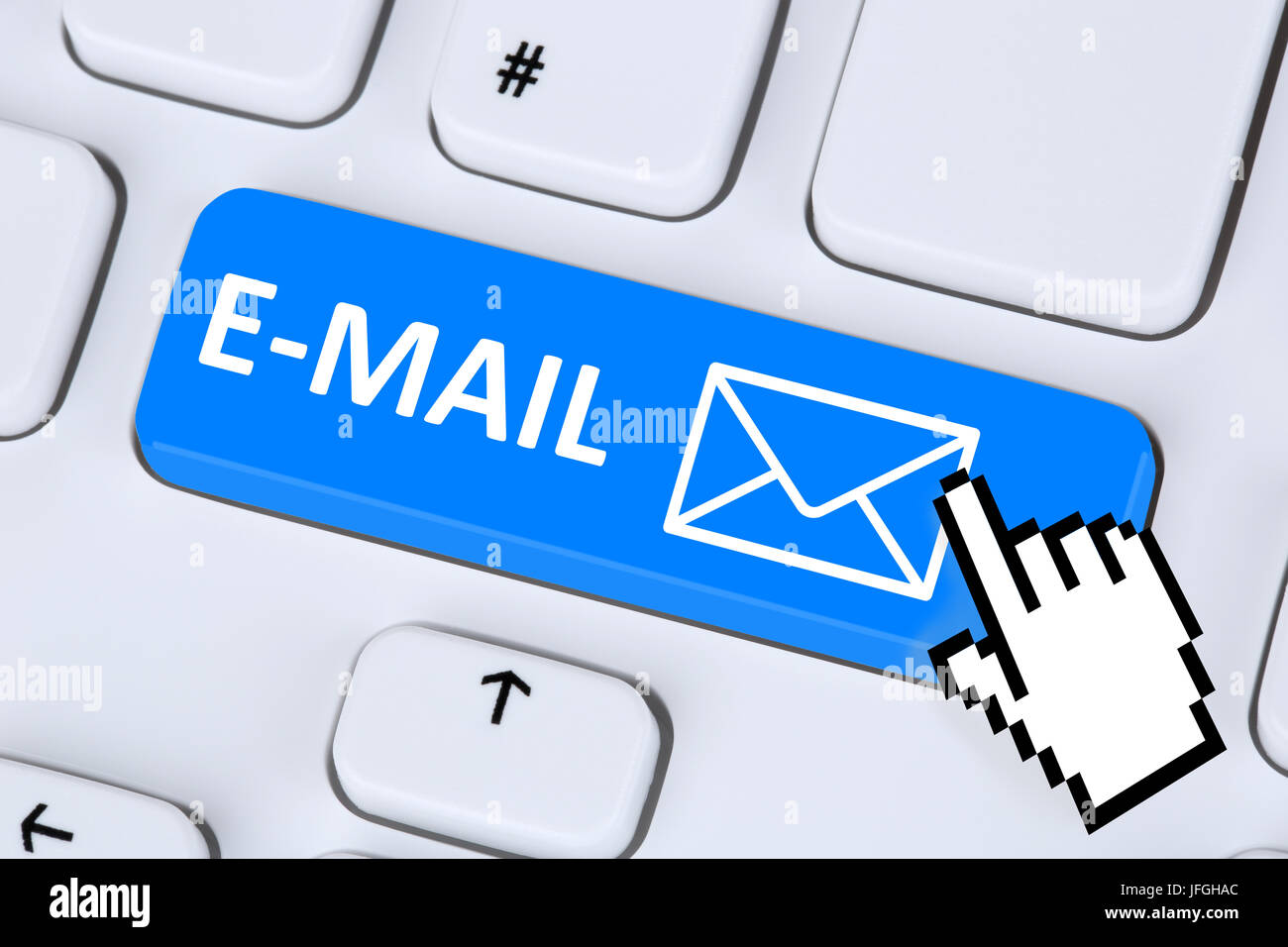 E-Mail Nachricht Nachricht senden in Computer Tastatur Stockfoto